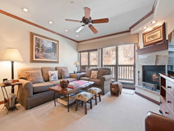 Cozy Mountain Retreat in the Heart of Beaver Creek with Stunning Views and Prime Location